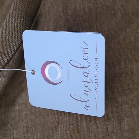 Dandelion Army Green Tshirt - Picture 3 of 6